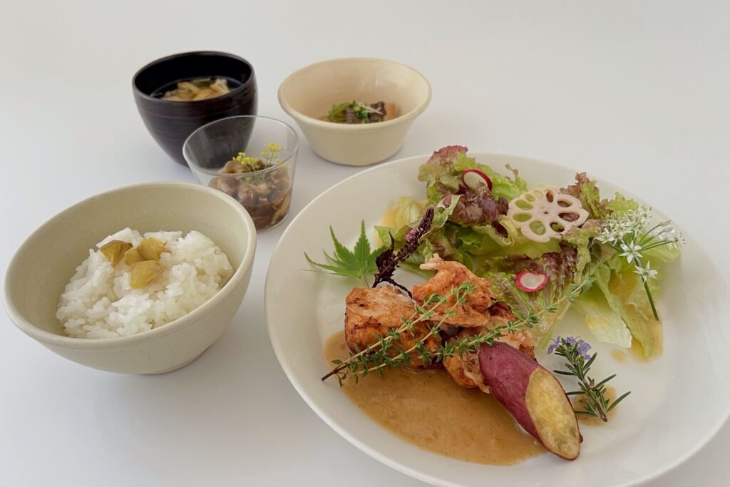 トレンチ、ランチ、定食など10枚 10月前半ランチ（10/1~10/18) | 新着情報 | まちのシューレ963
